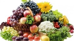 Algunas frutas y verduras que son útiles para controlar el estreñimiento.